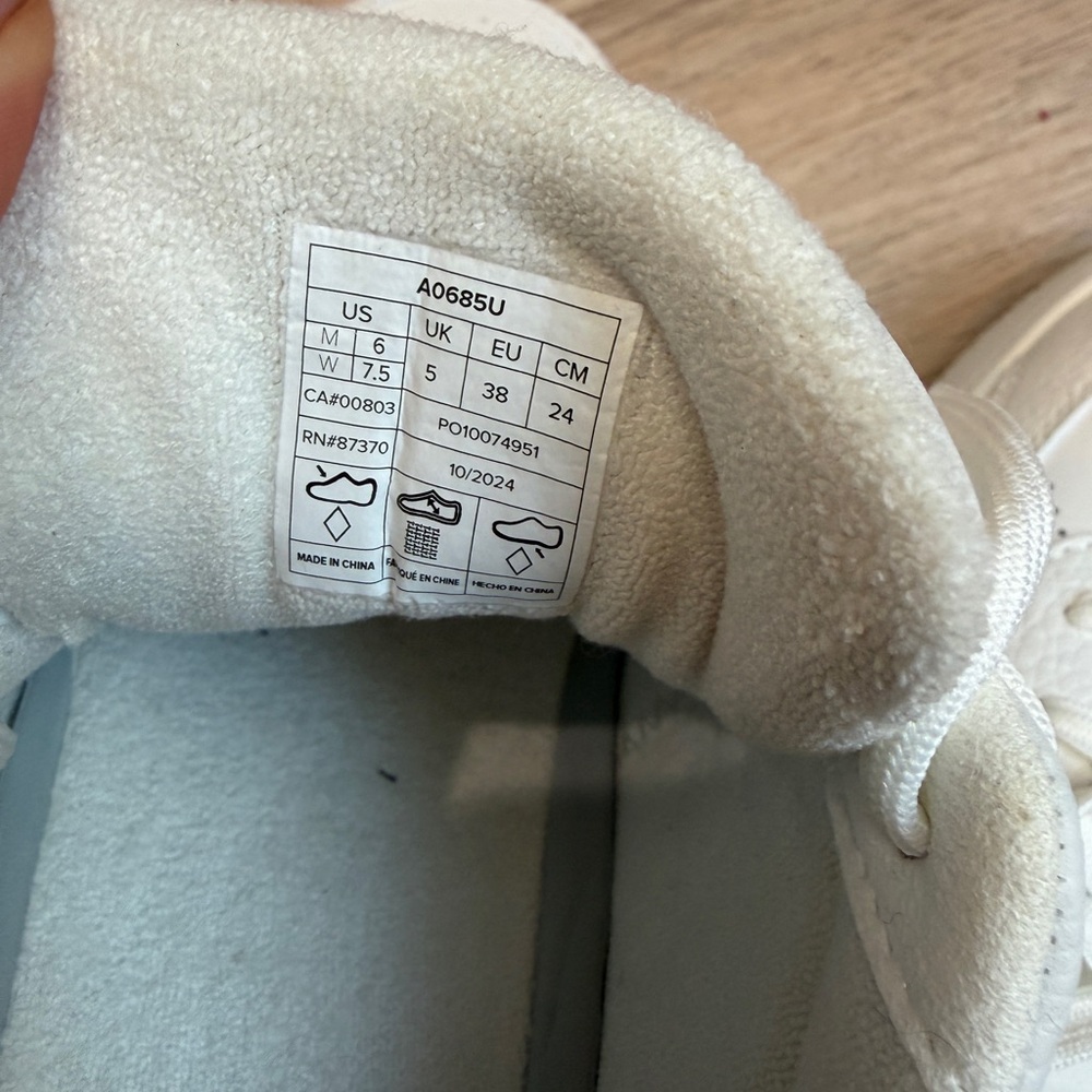ALO Yoga Women's White Lace-Up Sneakers - Picture 7 of 7